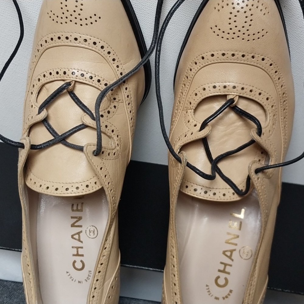 CHANEL Lace Up Booties High Heel Tan Càp Toe Size 38.5 - Picture 5 of 11